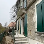 Luxury Lakeview