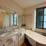 Luxury Lakeview