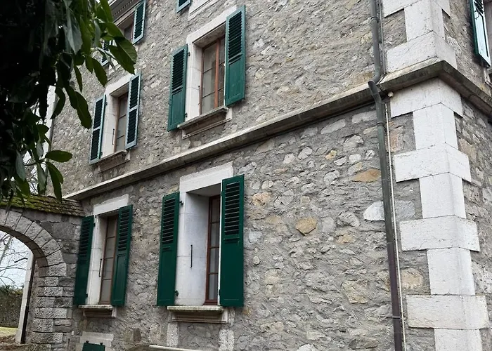 Luxury Lakeview Villa *